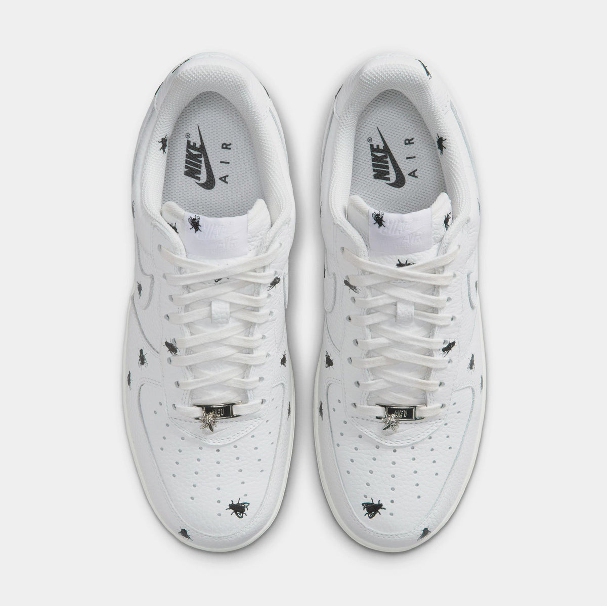 Air Force 1 Retro Summit White and Black Mens Basketball Shoes (Summit White/Black)