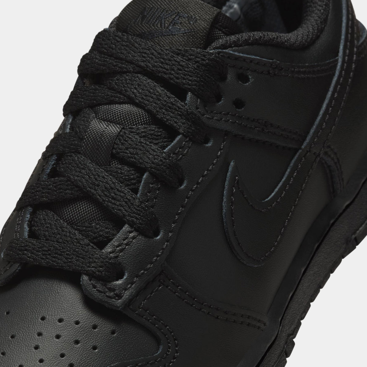 Dunk Low Preschool Lifestyle Shoes (Triple Black)