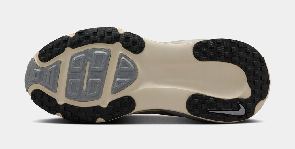 Vomero 18 Grade School Running Shoes (Cream/Gold Grain/Coconut Milk)