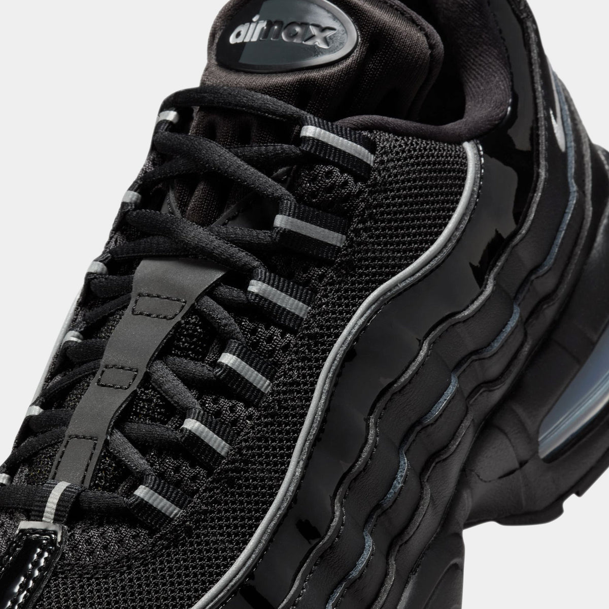 Air Max 95 Womens Running Shoes (Black/Reflect Silver/White/Metallic Silver)