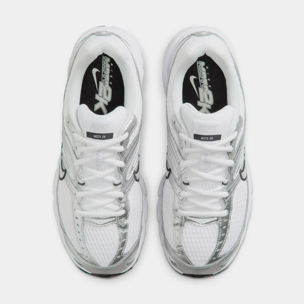 Air Max Moto 2K Womens Running Shoes (White/Metallic Silver/Black/Photon Dust)