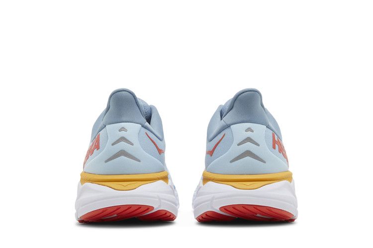 HOKA Arahi 6 'Summer Song Mountain Spring'