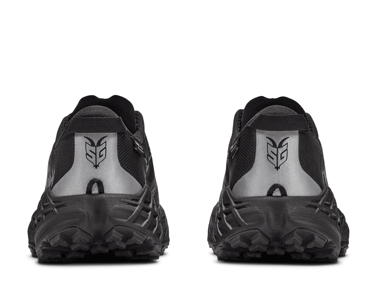 HOKA Women's Speedgoat 7 - BLACK / CARBON BLACK