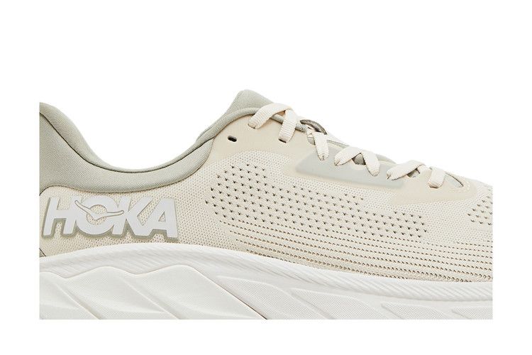 HOKA Arahi 7 2E Wide 'Oat Milk Barley'
