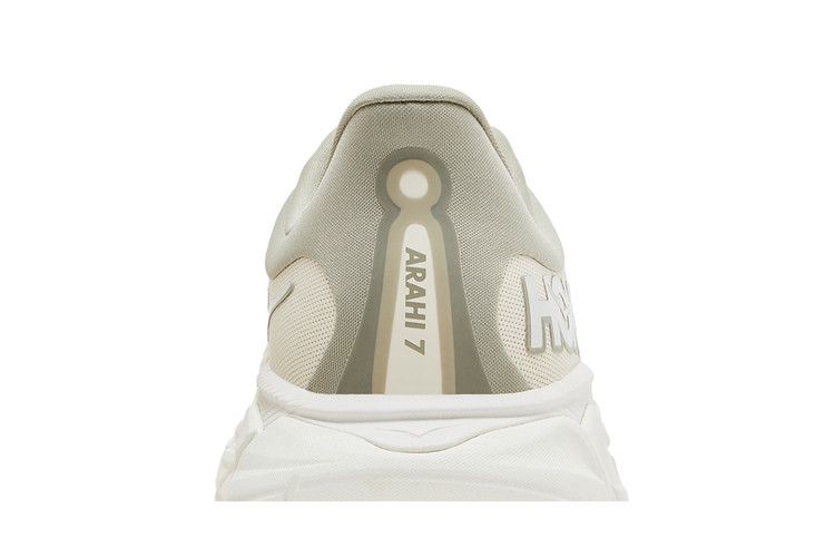 HOKA Arahi 7 2E Wide 'Oat Milk Barley'