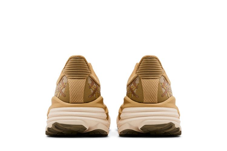 HOKA Stinson 7 'Wheat'