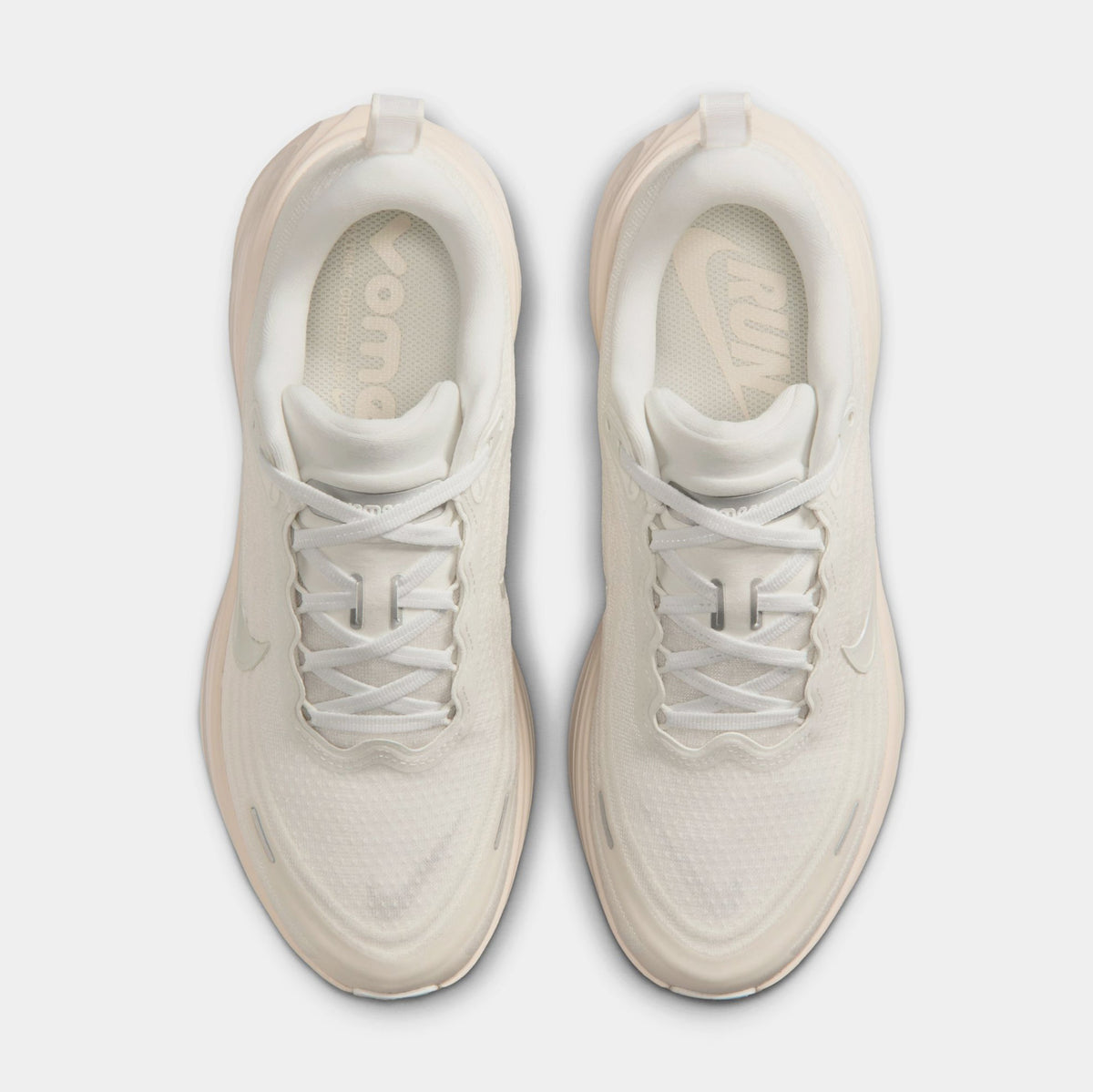 Vomero Plus Womens Running Shoes (Summit White/Chalk/Phantom/Pure Platinum)