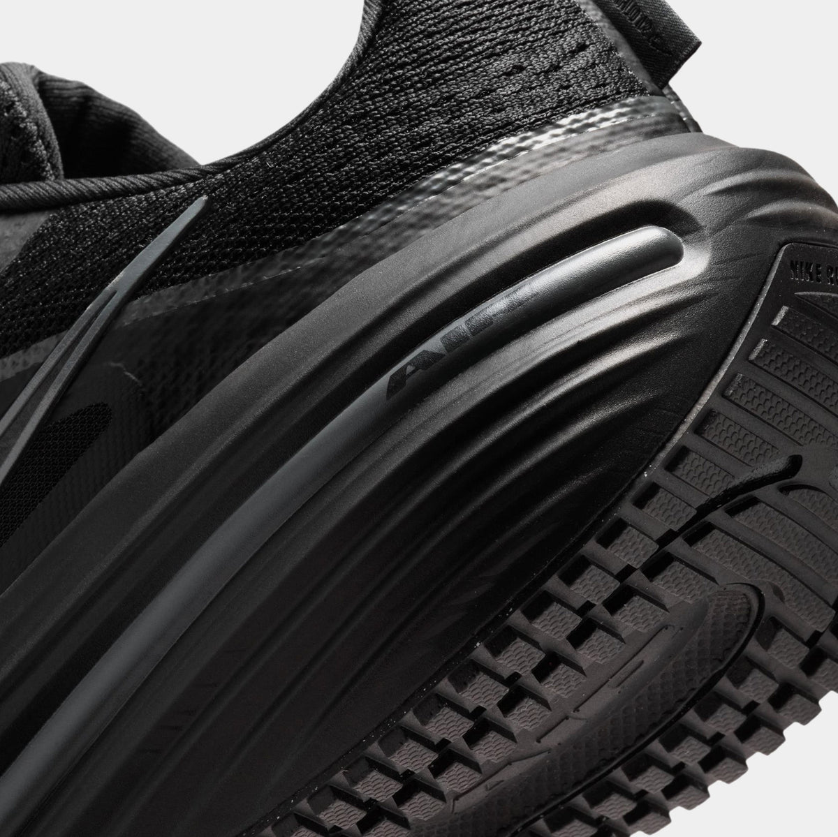 Winflo 12 Mens Running Shoes (Black/Dark Smoke Grey/Black)