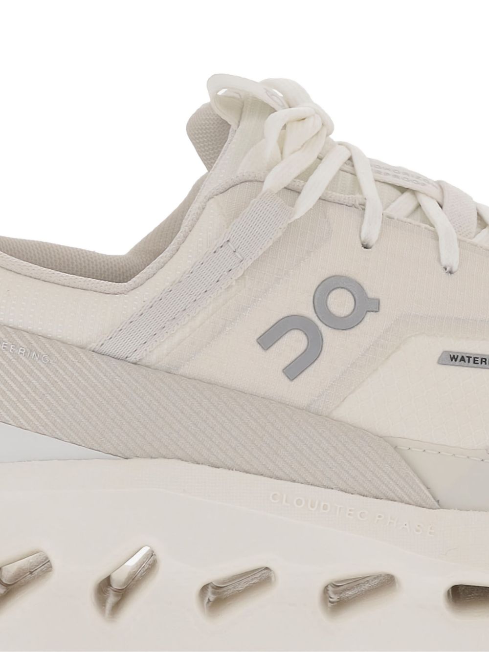 On Women's Sneakers ivory