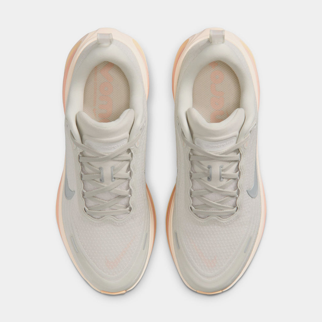 Vomero Plus Womens Running Shoes (Light Bone/Metallic Silver/Arctic Orange)
