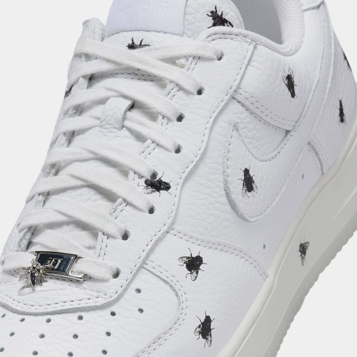 Air Force 1 Retro Summit White and Black Mens Basketball Shoes (Summit White/Black)