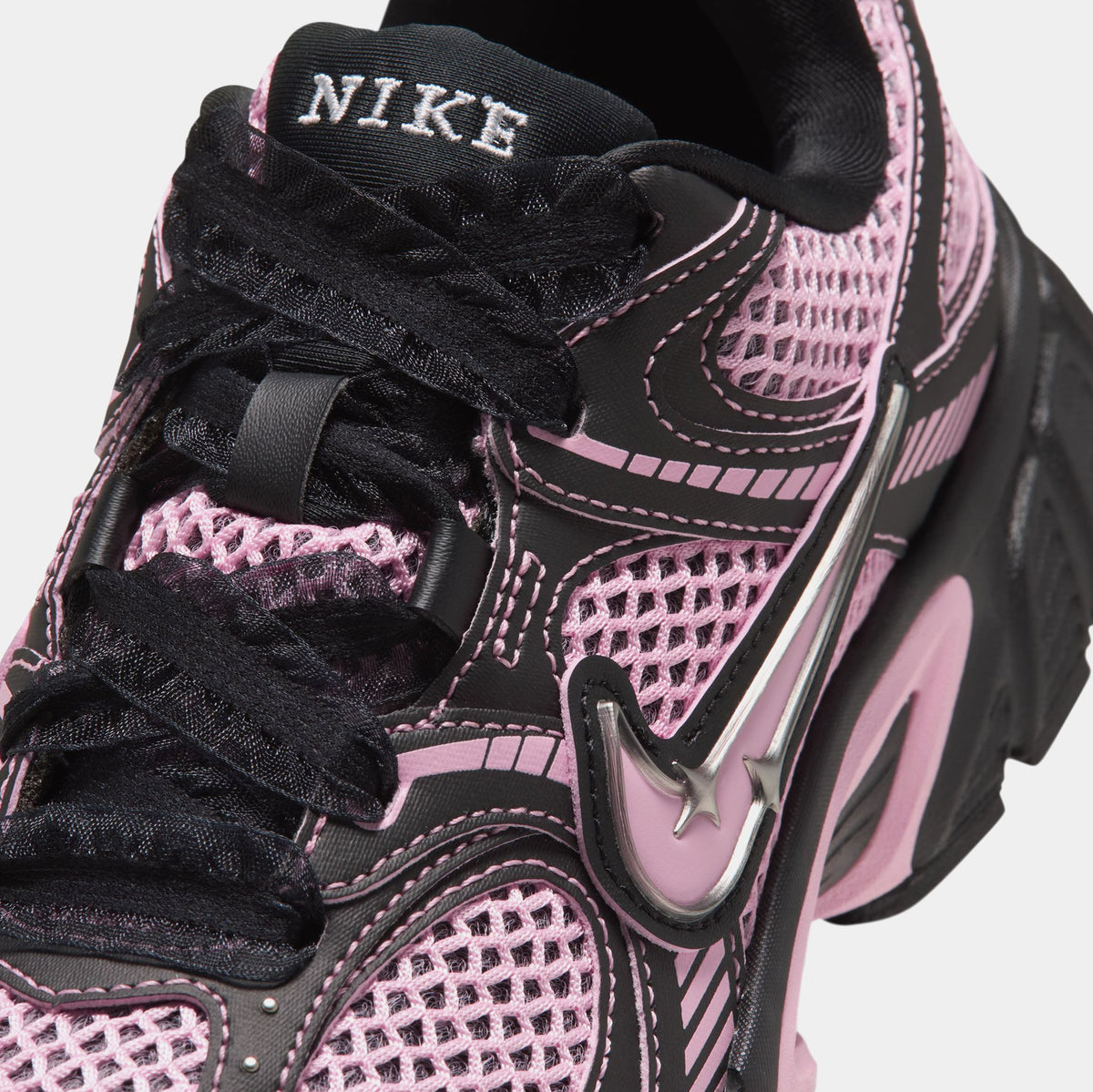 V5 RNR Womens Running Shoes (Black/Medium Soft Pink/metallic Silver)