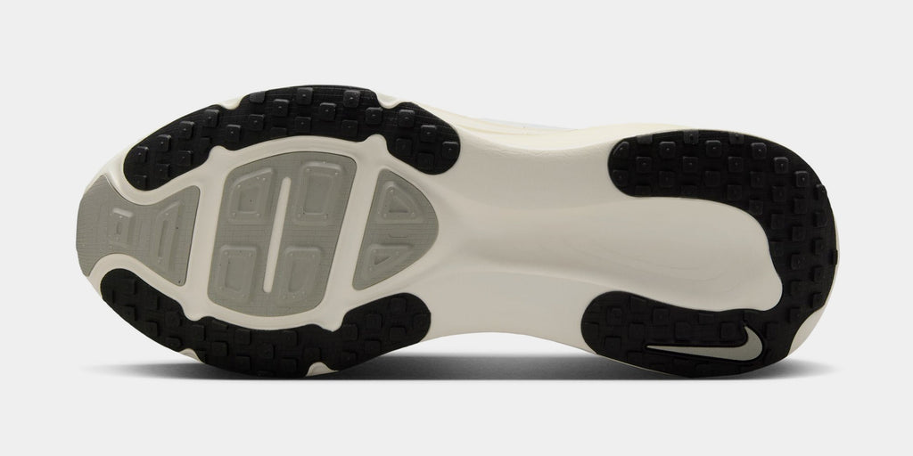 Vomero 18 Mens Running Shoes (Summit White/Black/Coconut Milk)