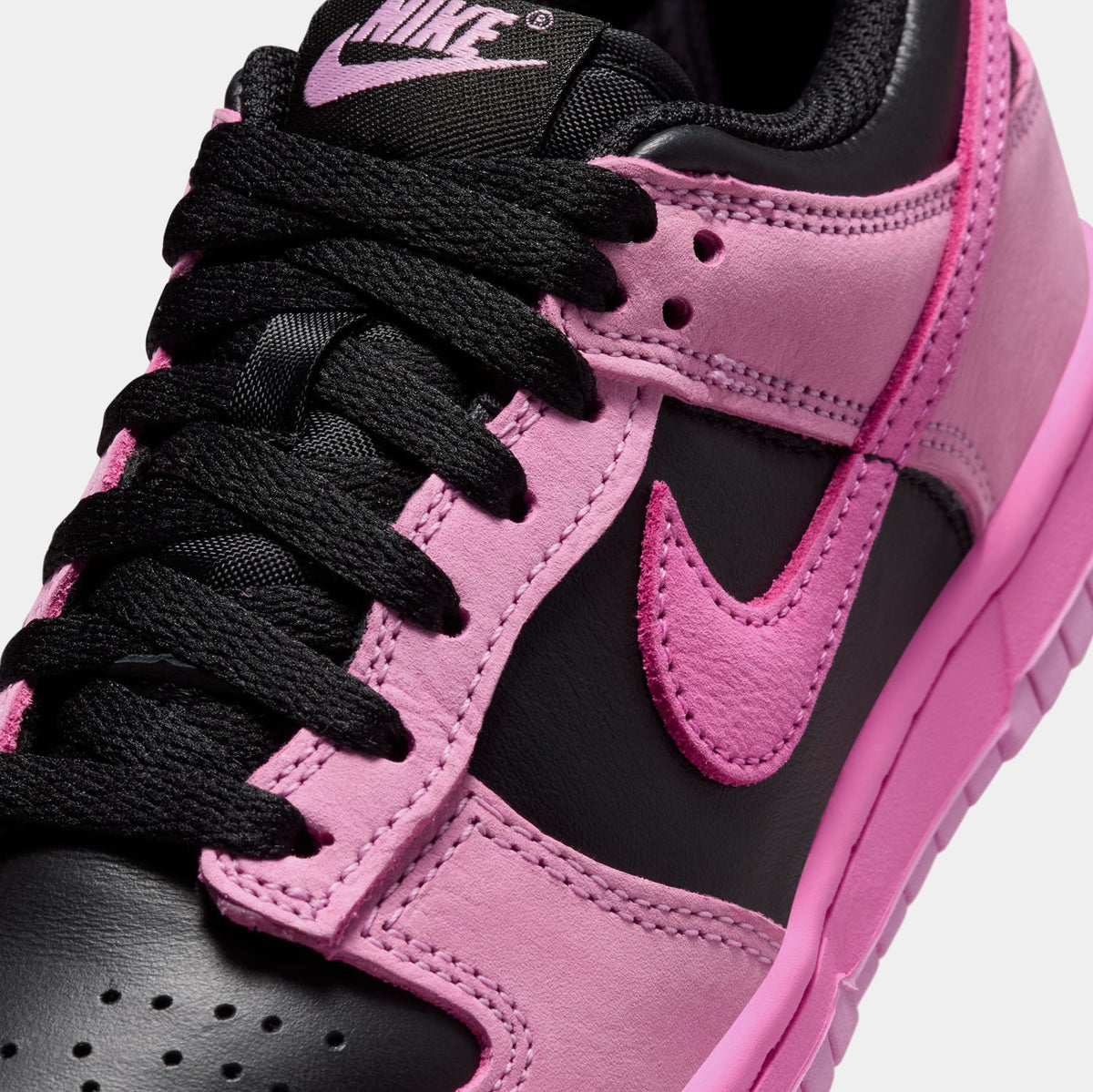Dunk Low SE Grade School Lifestyle Shoes (Pink Rise/Playful Pink/Black)