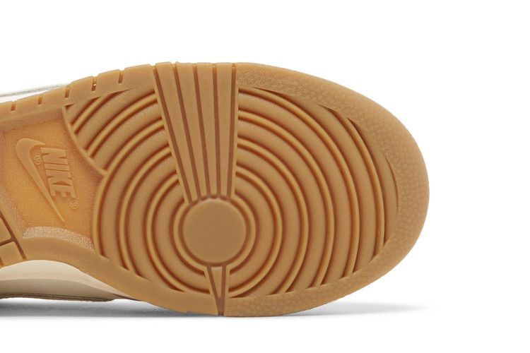 Nike Dunk Low SE Australia (Women's)