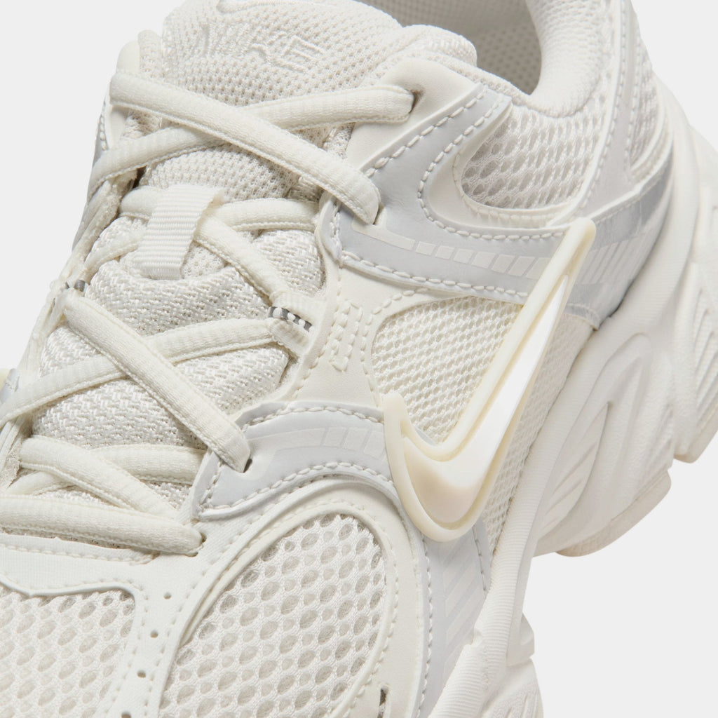 V5 RNR Womens Running Shoes (Phantom/Phantom/Sail/Metallic Summit White)