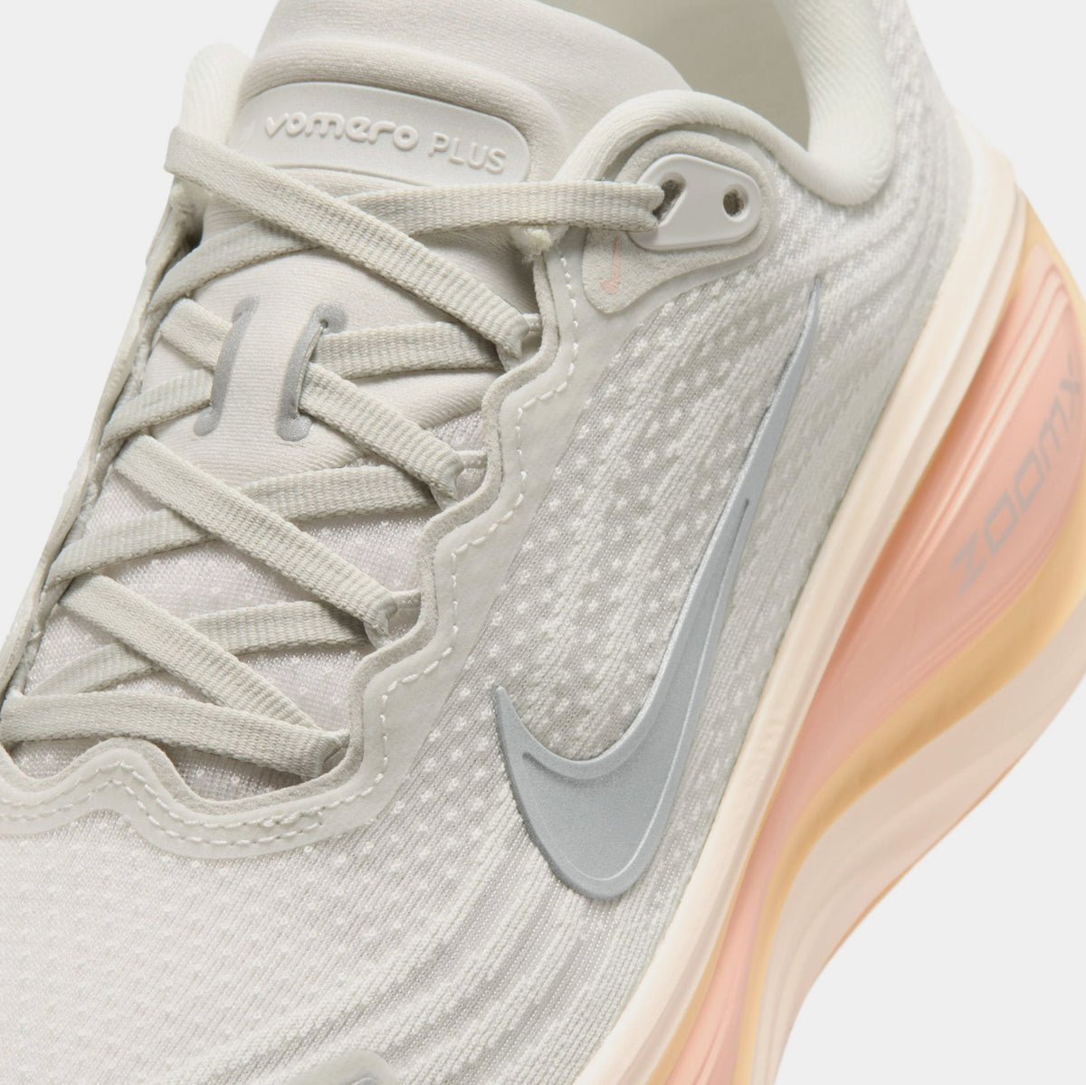 Vomero Plus Womens Running Shoes (Light Bone/Metallic Silver/Arctic Orange)