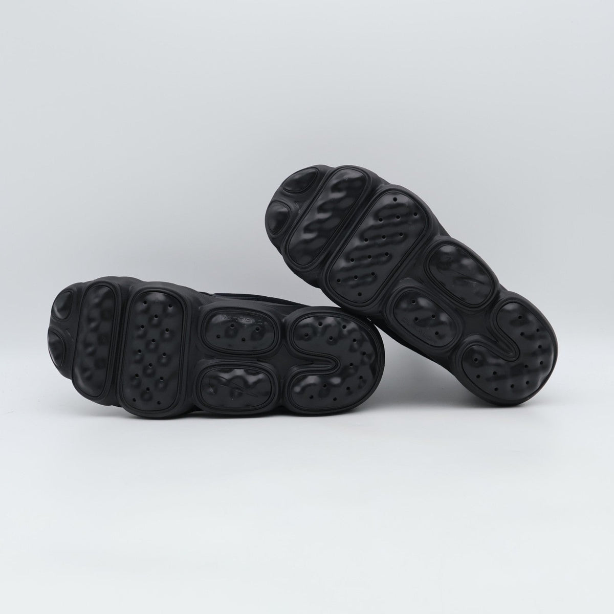 IR0447-001 Nike 24.7 "Black/Anthracite" "Black/Anthracite" (Men's)