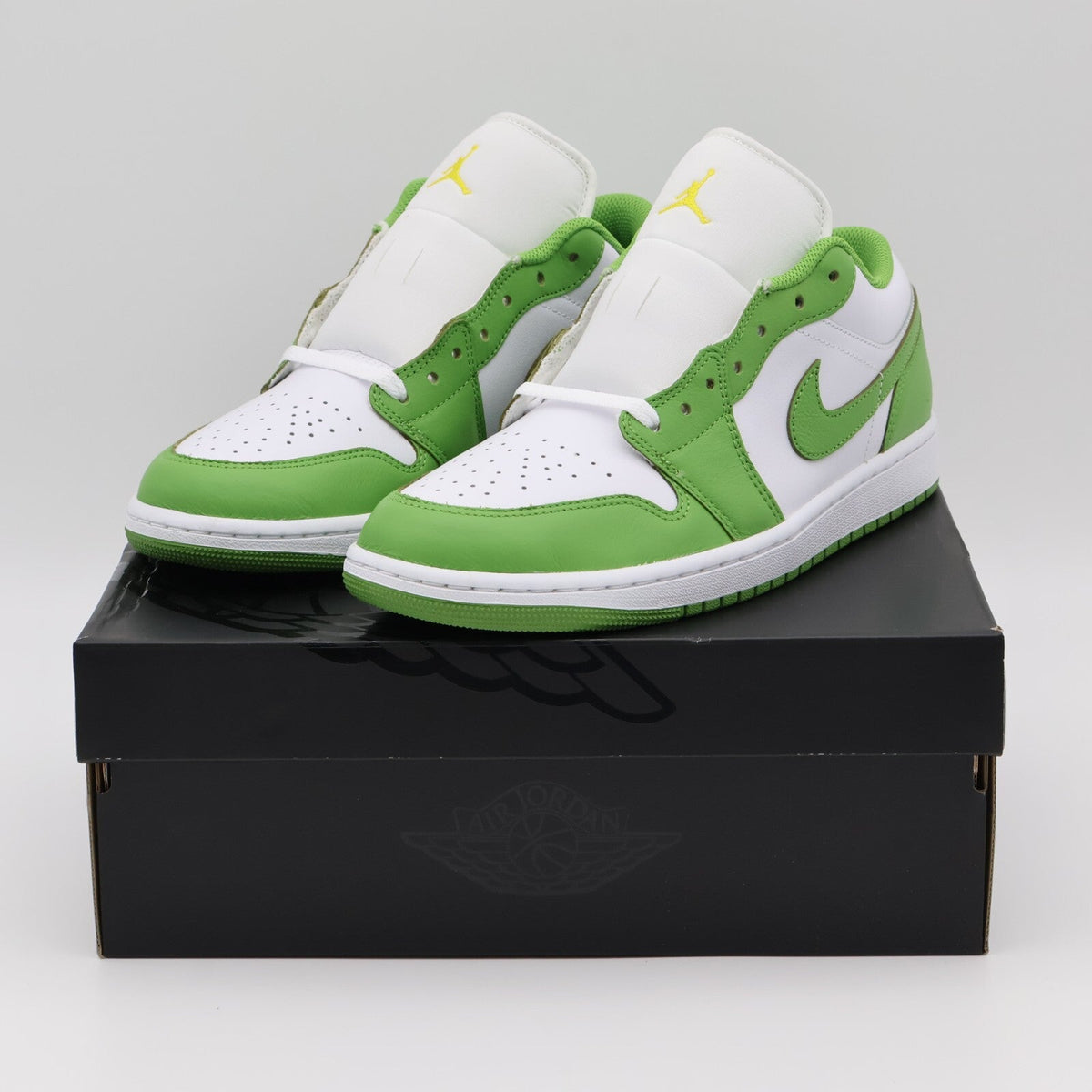 HF4823-100 Nike Air Jordan 1 Low SE Chlorophyll (Men's)