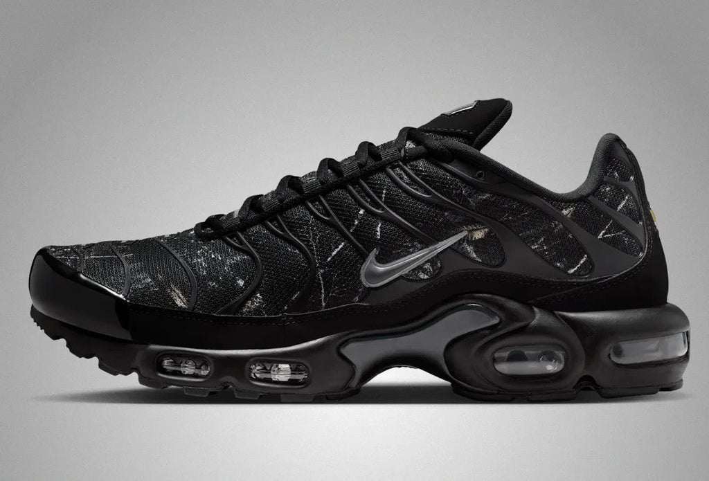 IQ0301-070 Nike Air Max Plus Black (Men's)