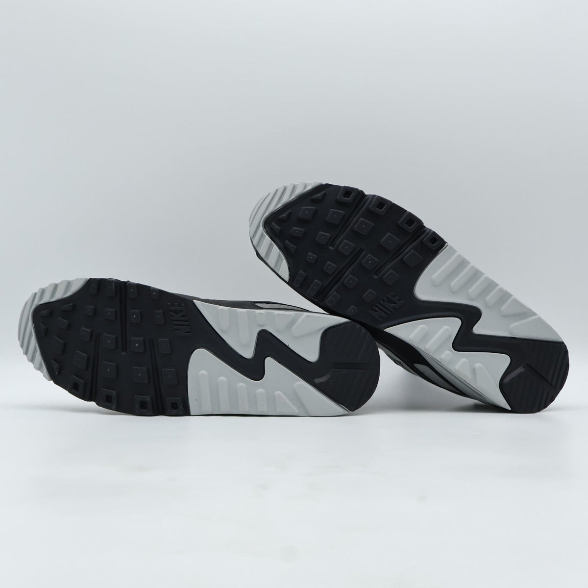 DM0029-020 Nike Air Max 90 Smoke Grey Black Dark Smoke Grey Photon Dust (Men's)