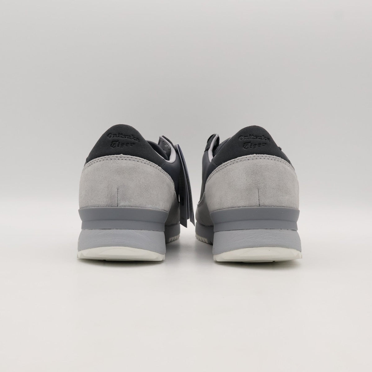 1183C385-021  Onitsuka Tiger Hsinti Carrier Grey (Men's)