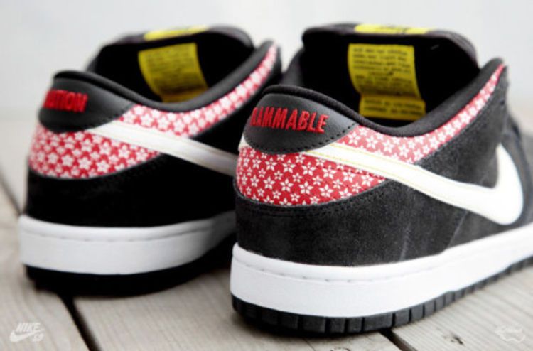 Nike Dunk Low Premium SB 'Firecracker' — black/white-challenge red