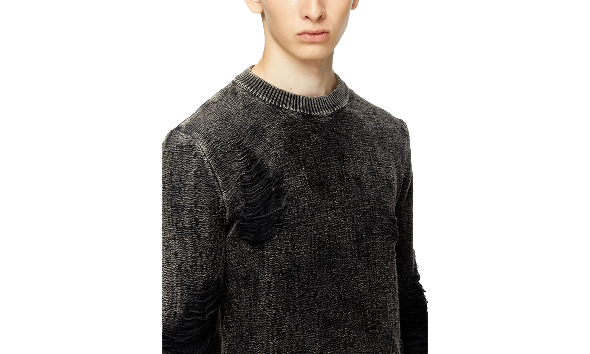 Distressed Sweater "Black" A218760LKDP900