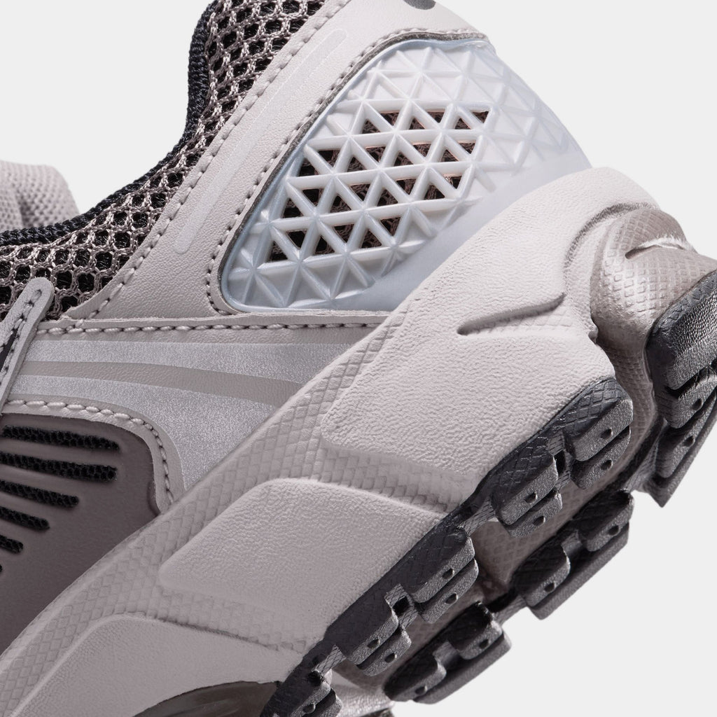 Vomero 5 Grade School Running Shoes (College Grey/Black/Cave Stone)