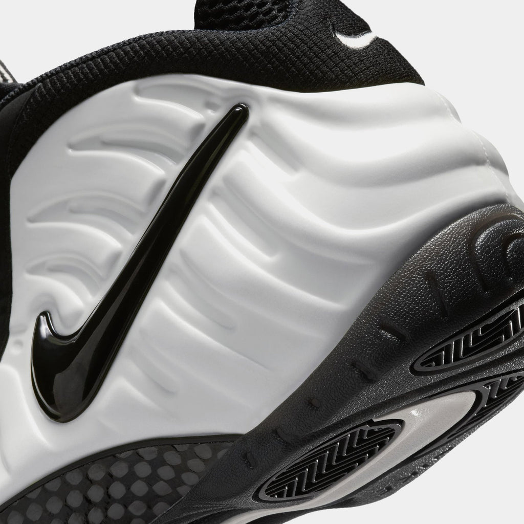 Air Foamposite Pro Glow In The Dark Mens Basketball Shoes (Summit White/Black)