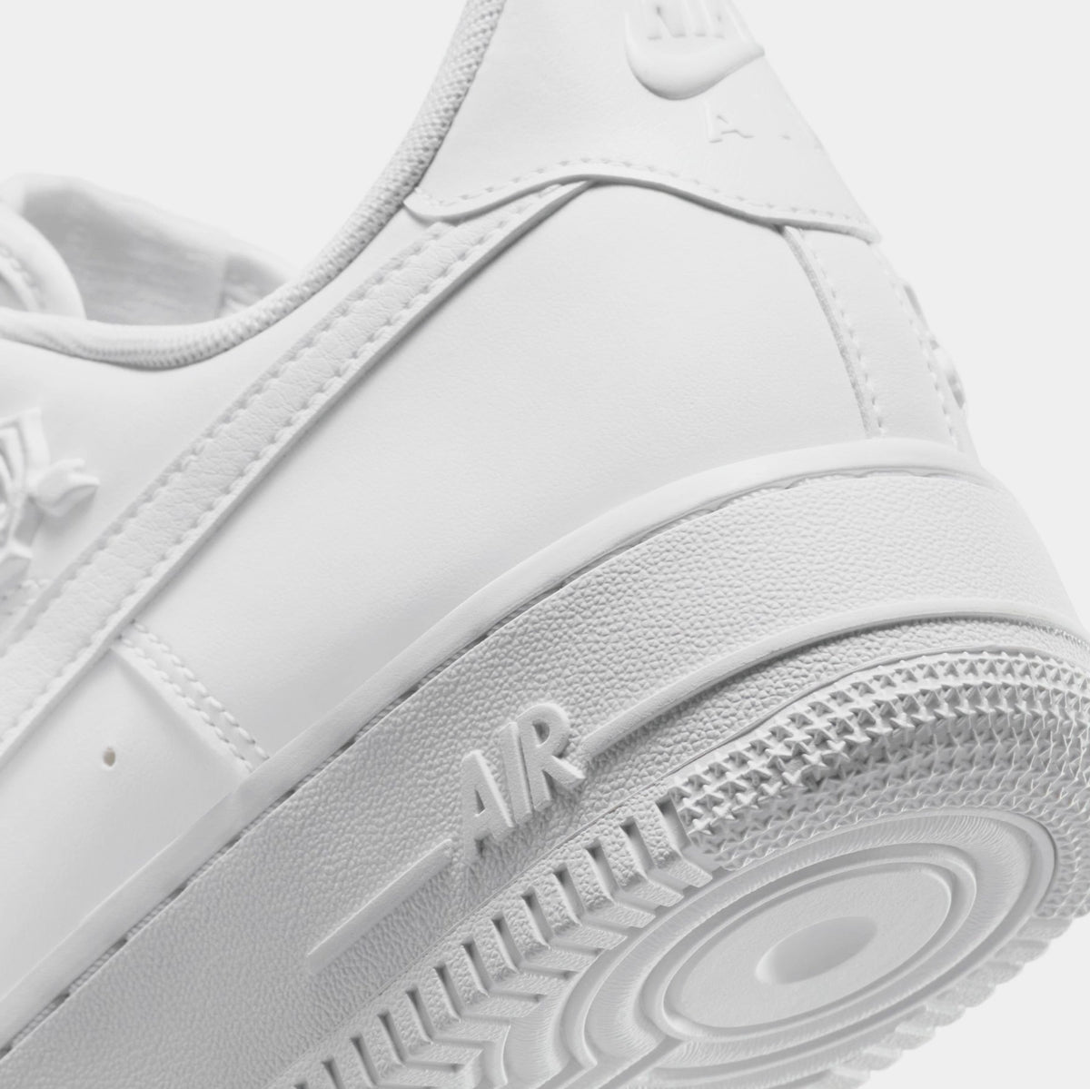 Air Force 1 '07 Low White Roses Womens Lifestyle Shoes (White)