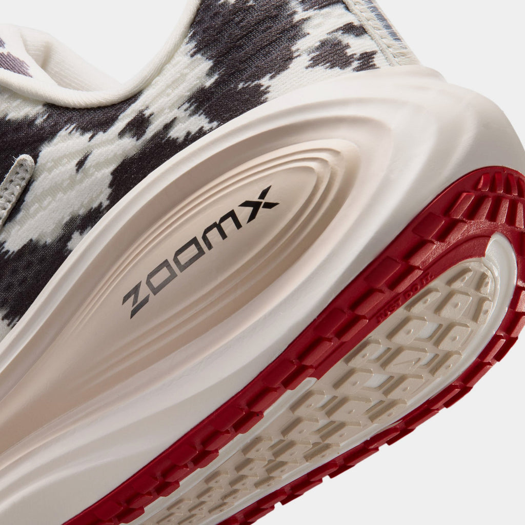 Vomero Plus Cow Print Womens Running Shoes ( Sail/University Red/Light Orewood Brown/Sail)