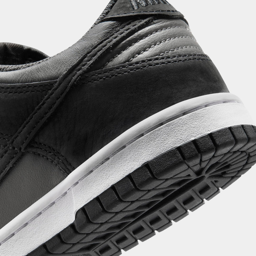 Dunk Low SE Grade School Lifestyle Shoes (Medium Ash/Black/White)