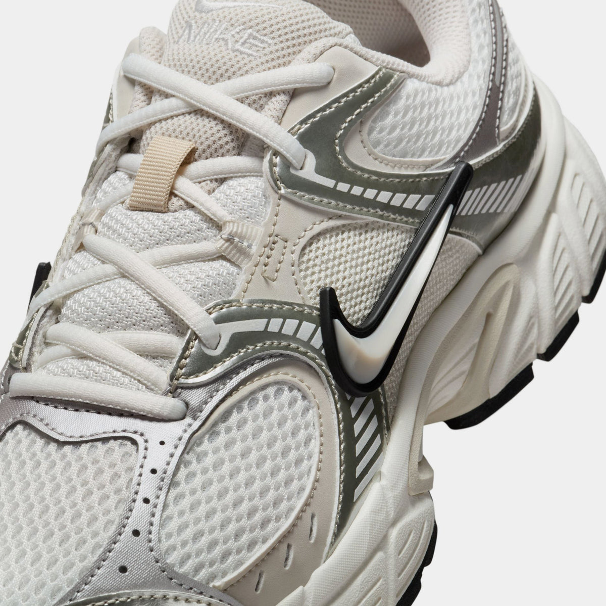 V5 RNR Womens Running Shoes (Summit White/Light Orewood Brown/Sail/Black)