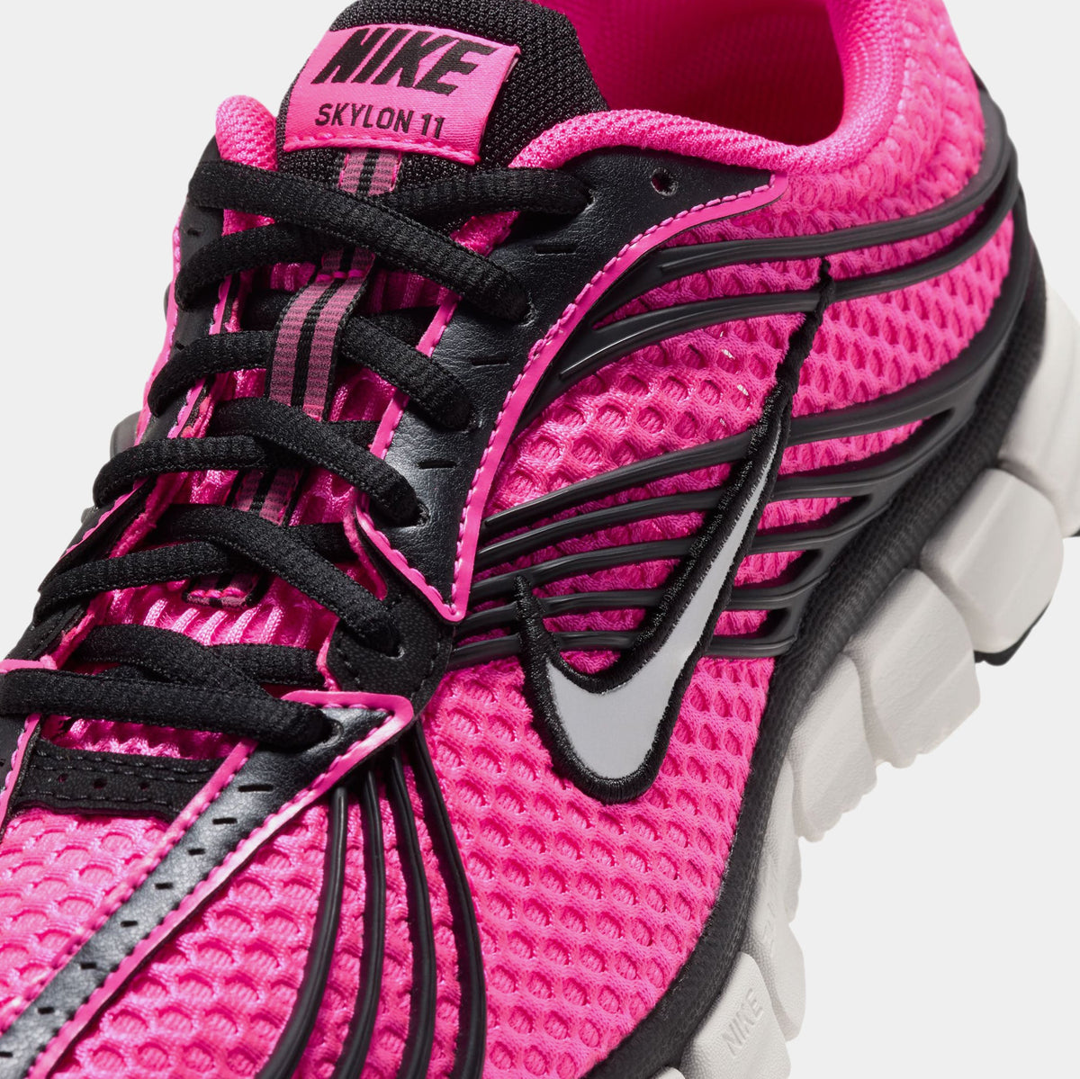 Zoom Skylon 11 Womens Running Shoes (Hyper Pink/Metallic Silver/Black)