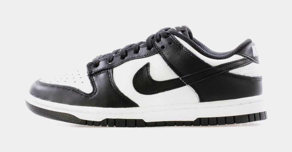 Dunk Low Retro Womens Lifestyle Shoes (Black/White)