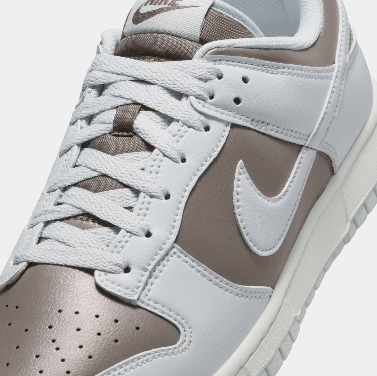 Dunk Low Retro Mens Lifestyle Shoes (Cave Stone/Summit White/Pure Platinum)
