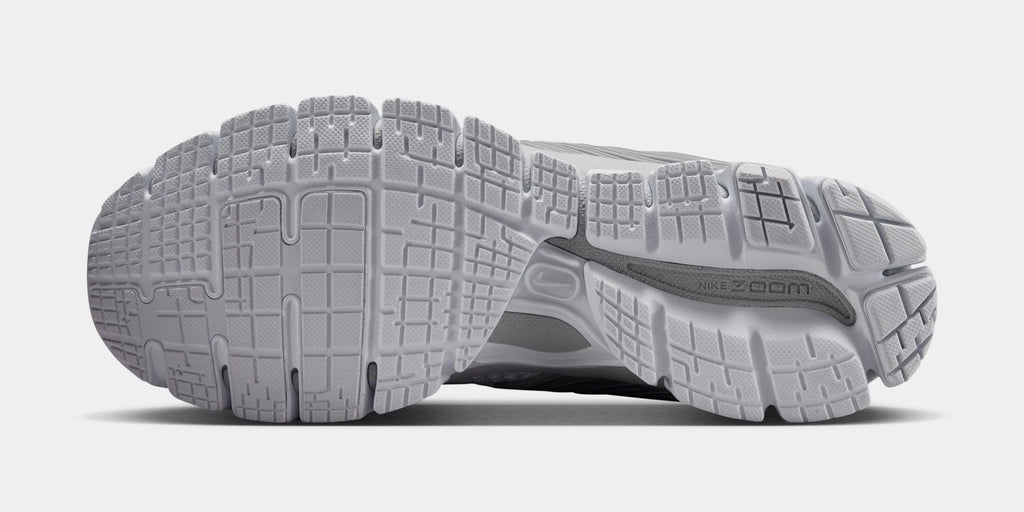 Zoom Skylon 11 Womens Running Shoes (White/Metallic Silver/Grey Fog)