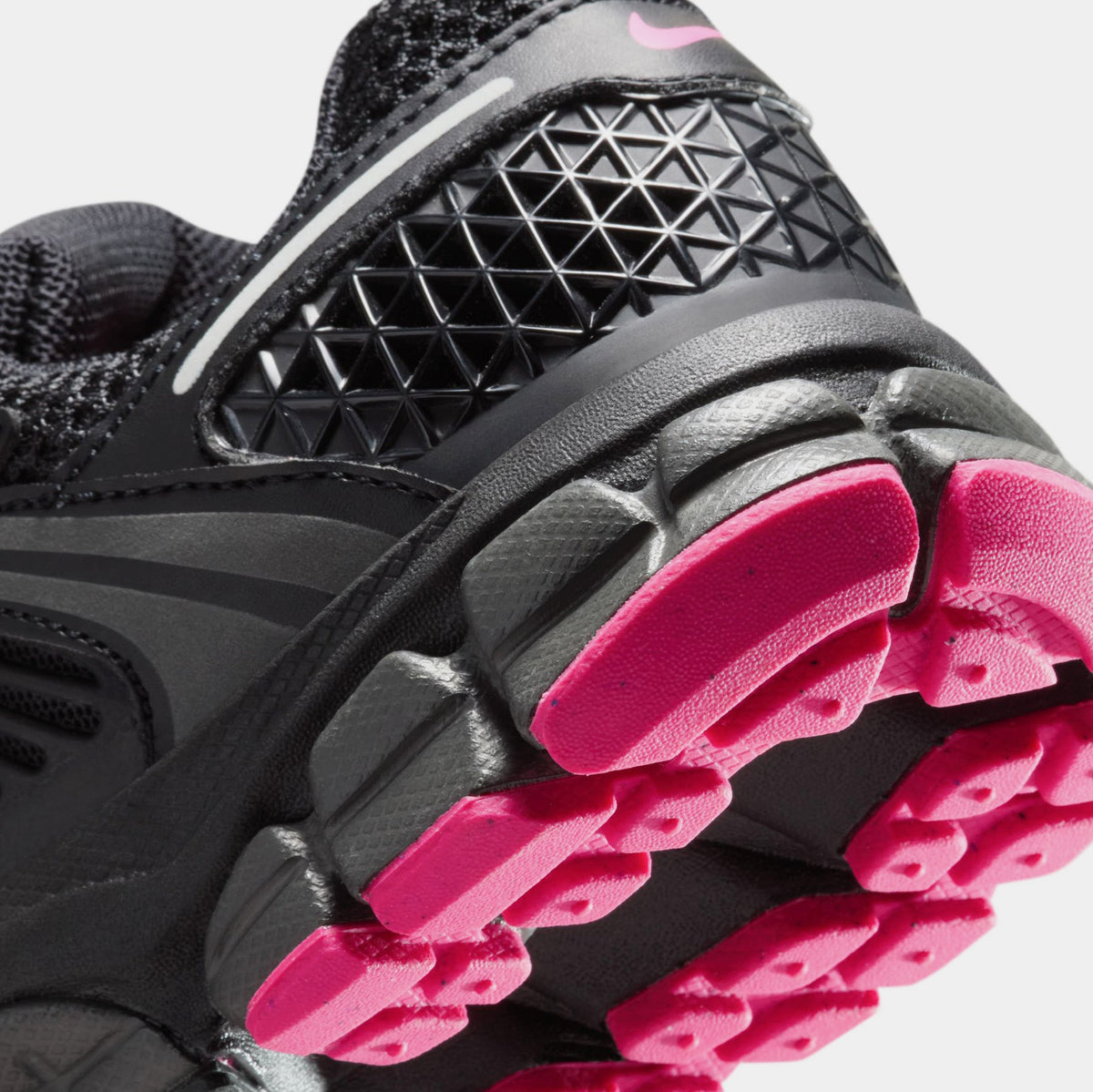 Zoom Vomero 5 Grade School Running Shoes (Black/Metallic PLatinm/Anthracite)