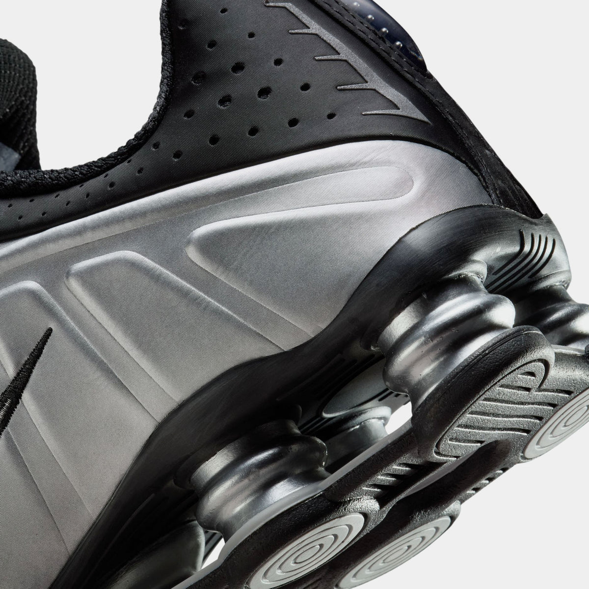 Shox R4 Mens Running Shoes (Metallic Silver/Black/Metallic Silver/Metallic Silver)