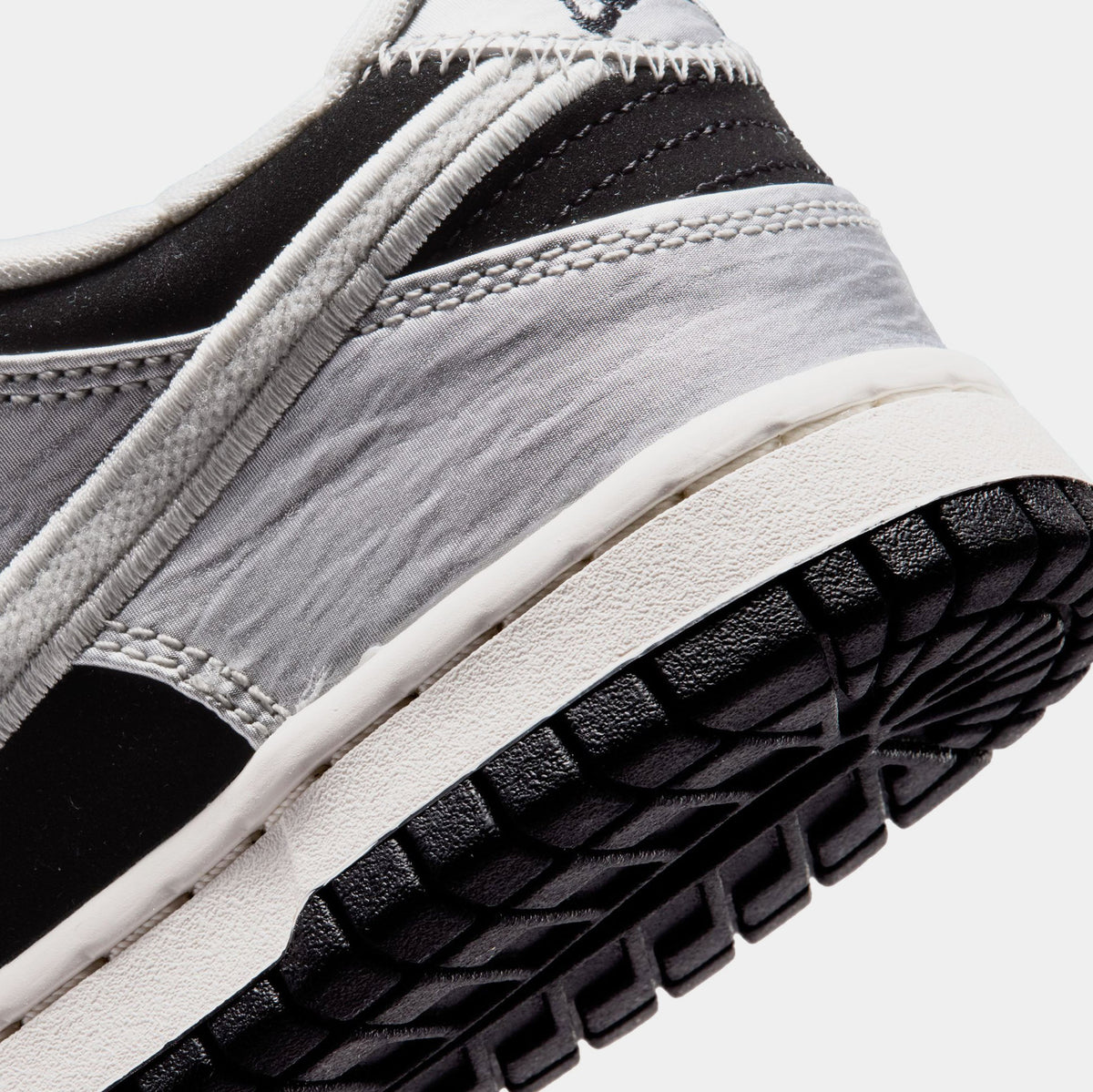 Dunk Low LV8 Grade School Lifestyle Shoes (Metallic Silver/Black)