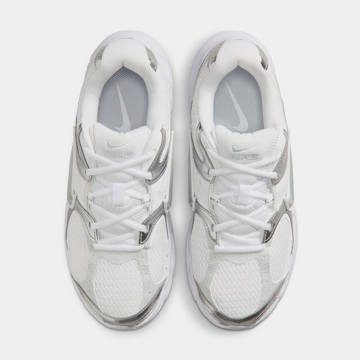 V5 RNR Reflective Accents Womens Running Shoes (White/Metallic Platinum/Pure Platinum/Metallic Silver)