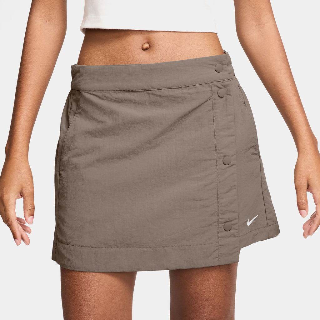 Essentials Woven 3" Womens Skort (Mink Brown/White)