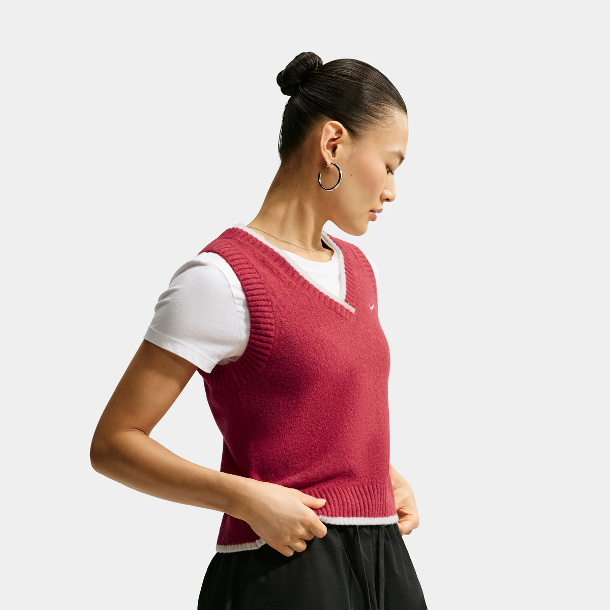 Sportswear Chill Knit Loose Sweater Womens Vest (Tough Red/White/White)