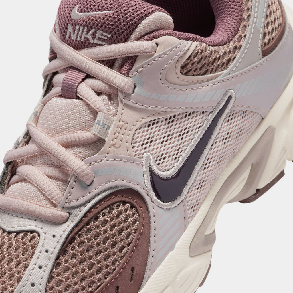 V5 RNR Grade School Running Shoes (Taupe Haze/Burgundy Ash/Tatto Silt/Red)