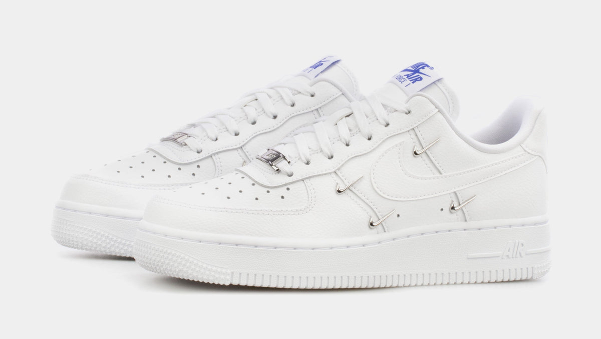 Air Force 1 LX Womens Lifestyle Shoe (White)