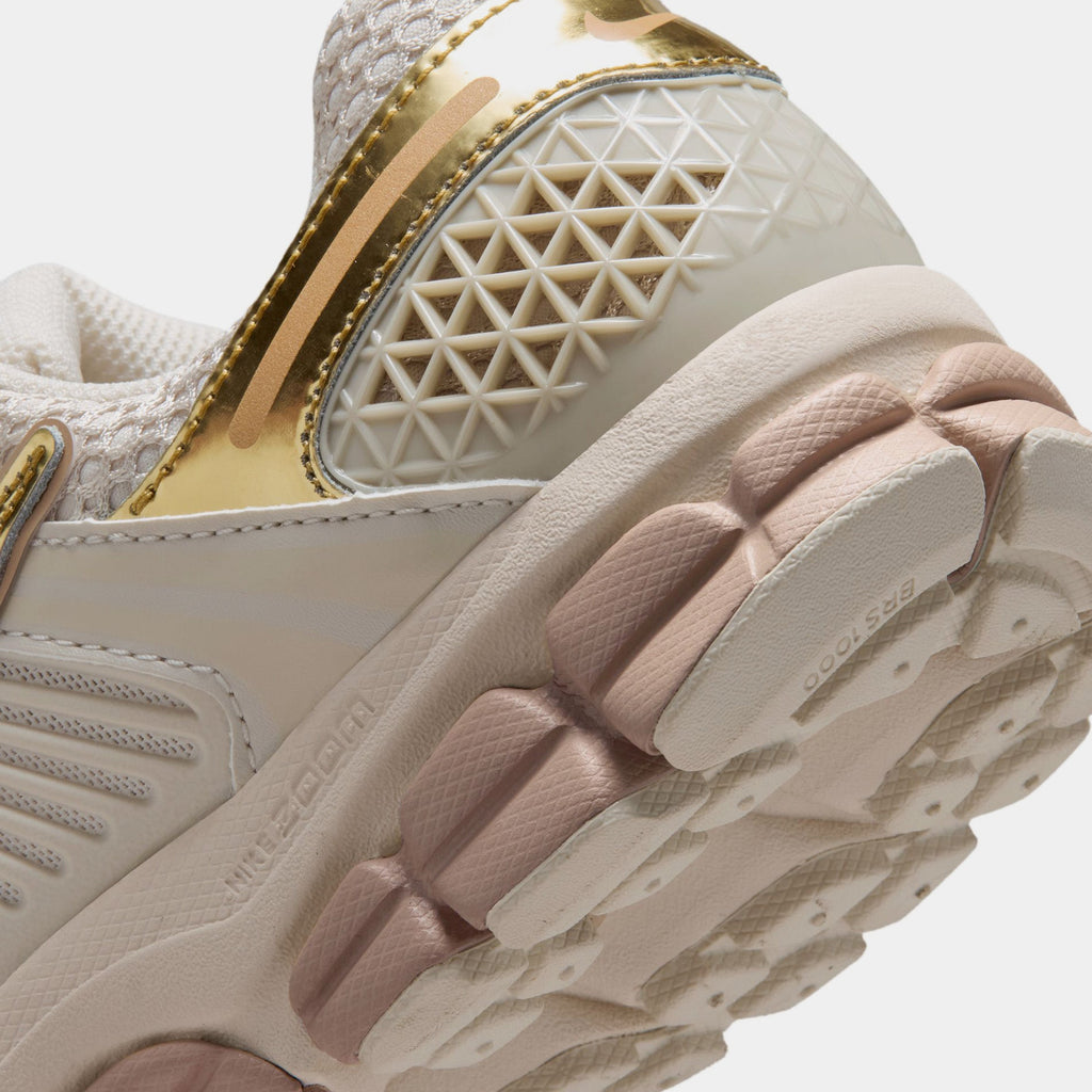 Zoom Vomero 5 Womens Running Shoes (Light Orewood Brown/Metallic Gold/Hemp)