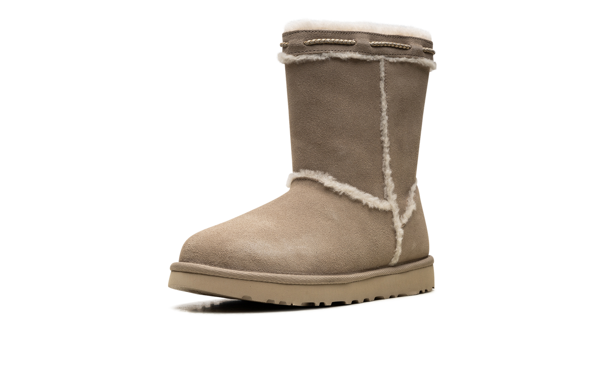 Classic Short Shearling Braid WMNS "DUNE" 1166752 DUNE