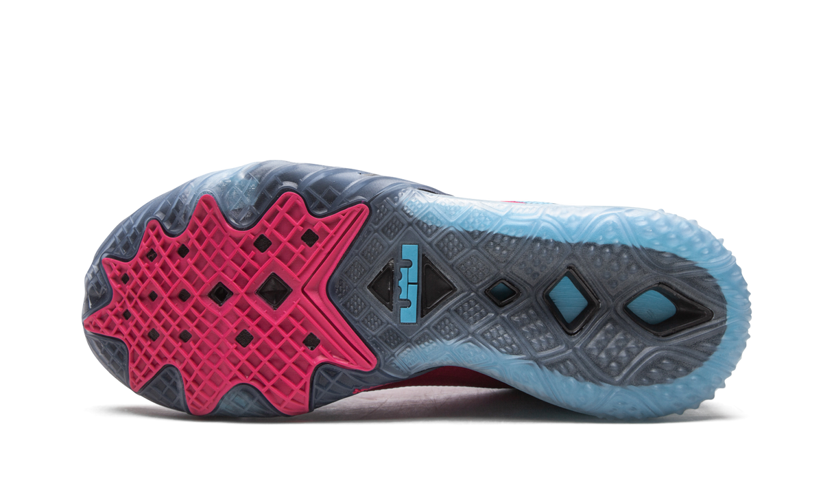 Lebron 18 "Fireberry" CV7562 600