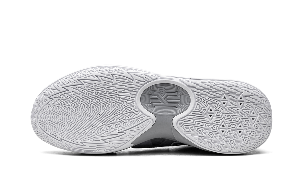Kyrie Low 5 TB "Wolf Grey / Wolf Grey / White" DO9617 001